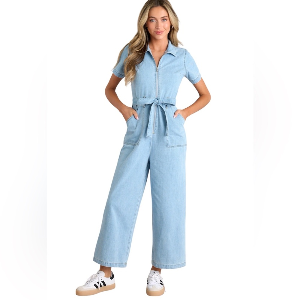 NWT MIOU MUSE BLUE JEAN BEAUTY LIGHT WASH DEMIN ZIP FRONT JUMPSUIT Size Medium